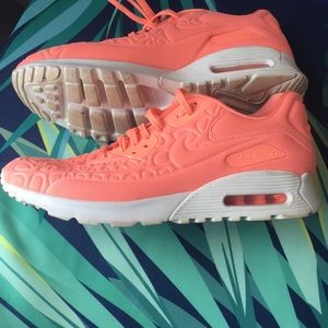 Pink Size 10 Nike Air Max